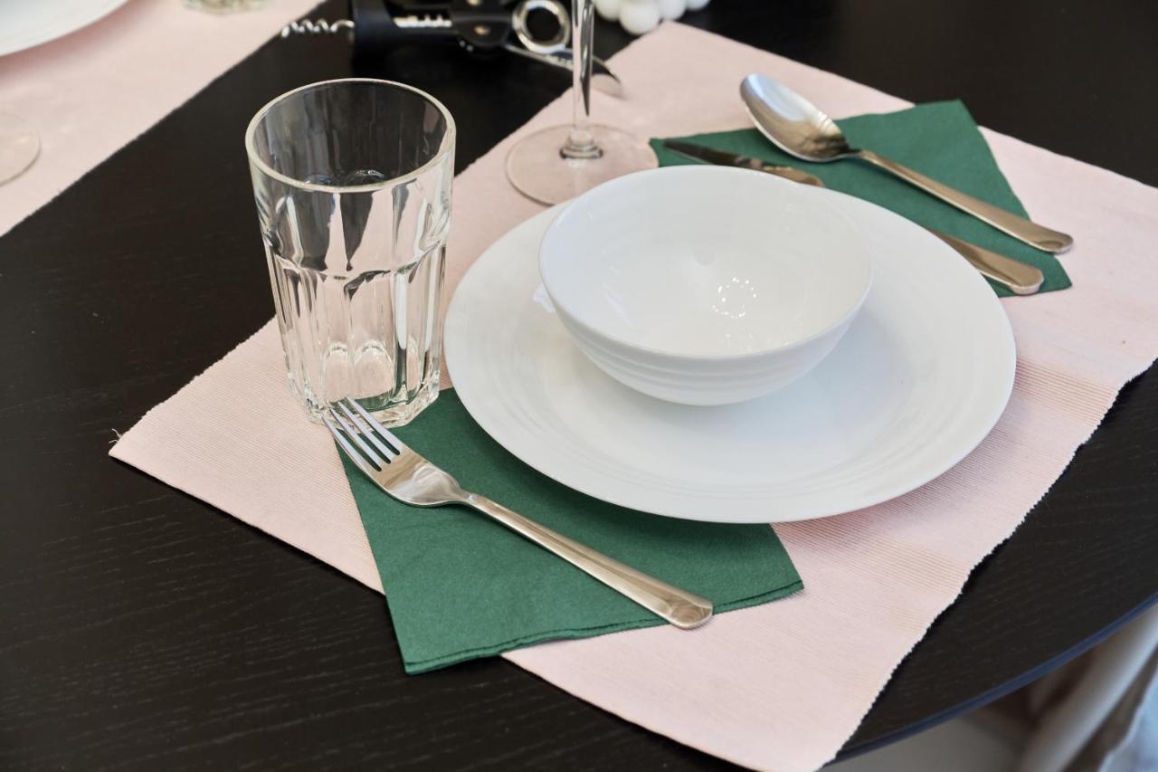 Deluxe Studio Braniborska Near Market Square -with Free Garage By Renters Apartament