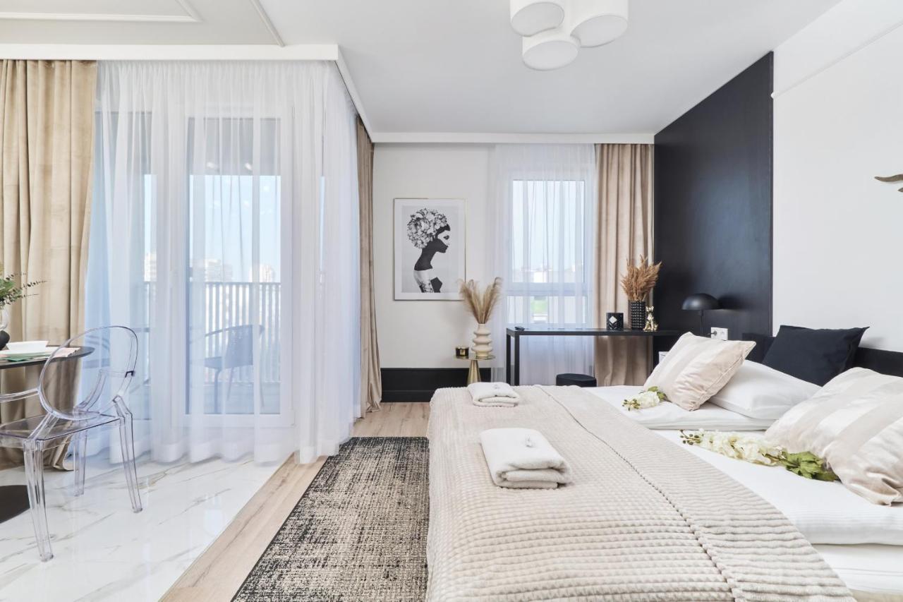 Deluxe Studio Braniborska Near Market Square -with Free Garage By Renters Breslau