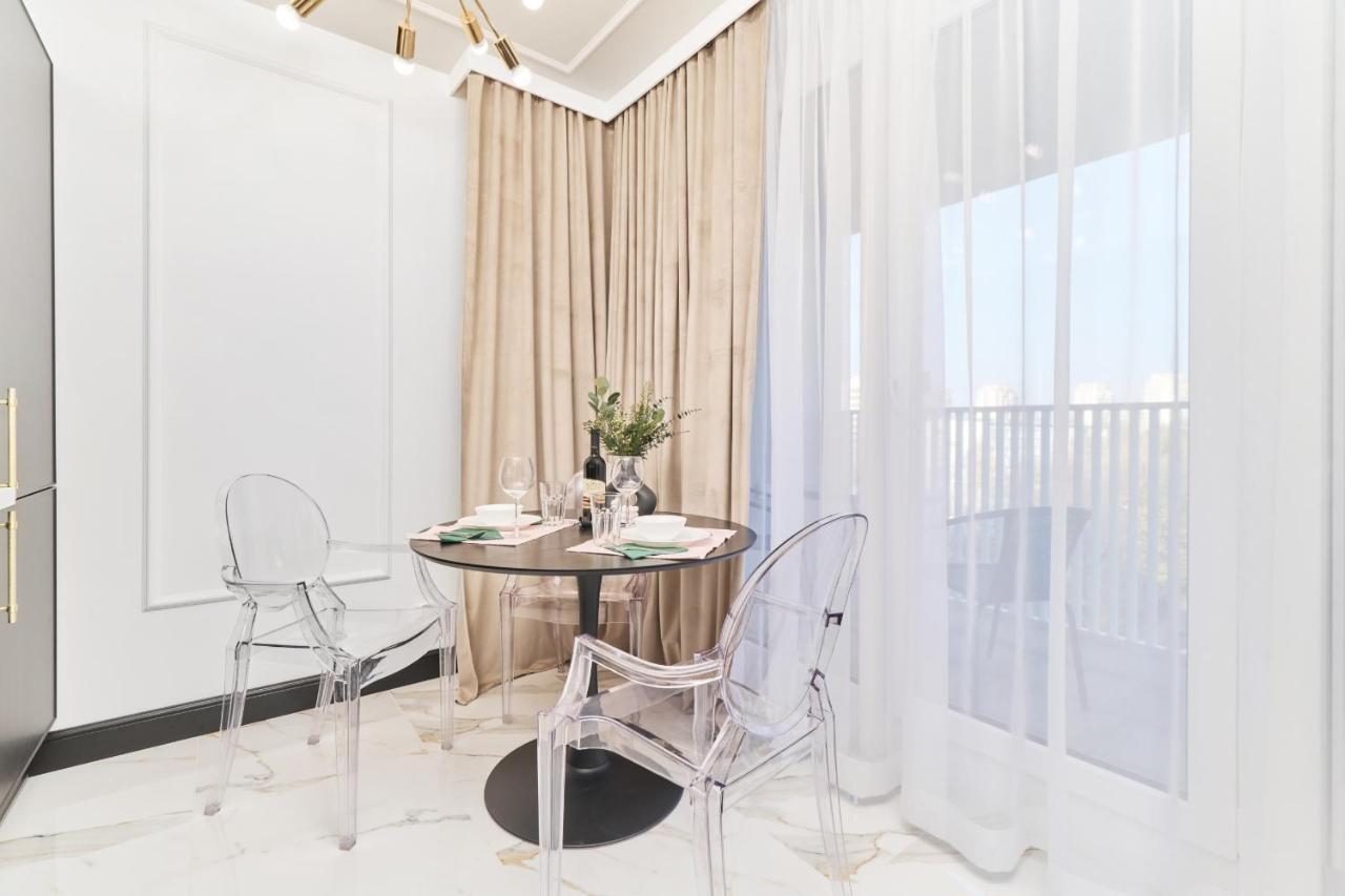 Deluxe Studio Braniborska Near Market Square -with Free Garage By Renters Apartment