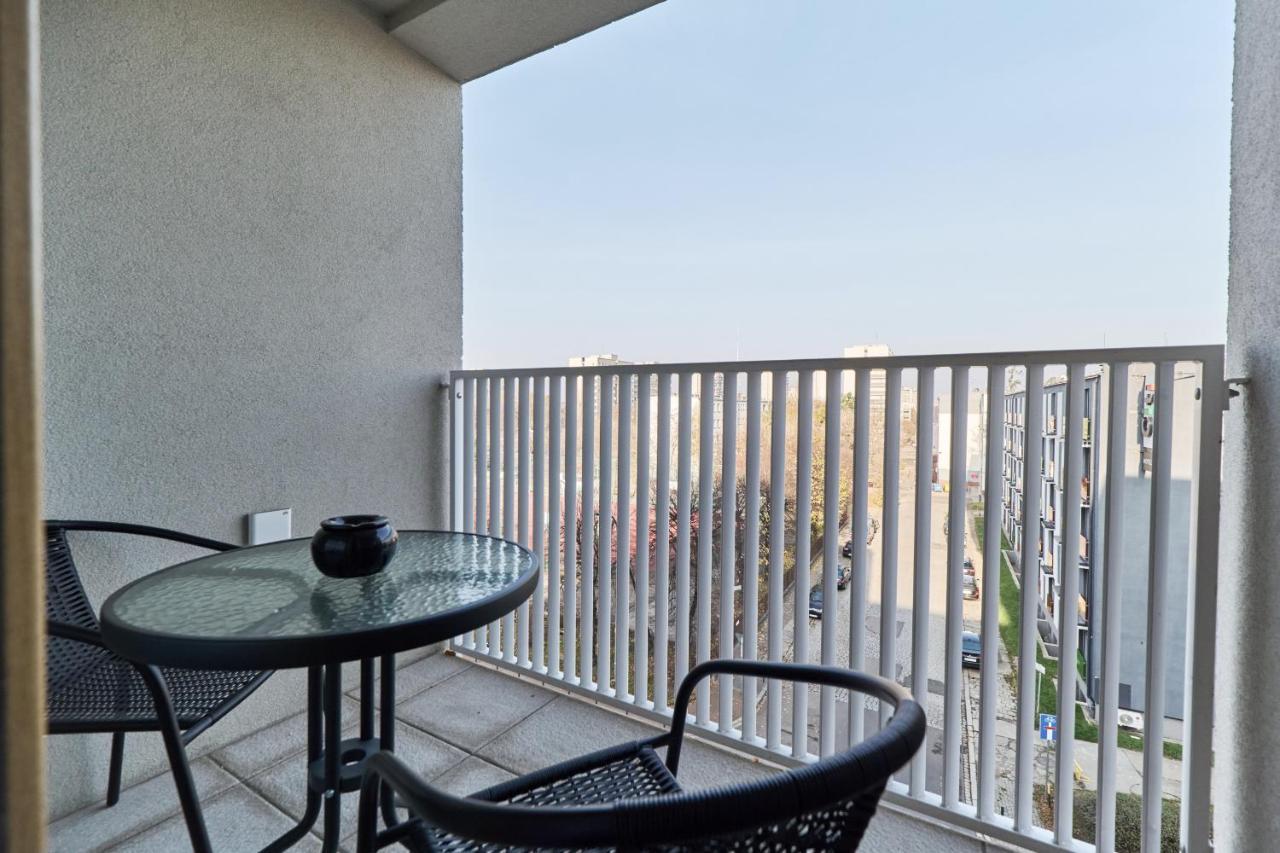 Apartment Deluxe Studio Braniborska Near Market Square -with Free Garage By Renters Breslau