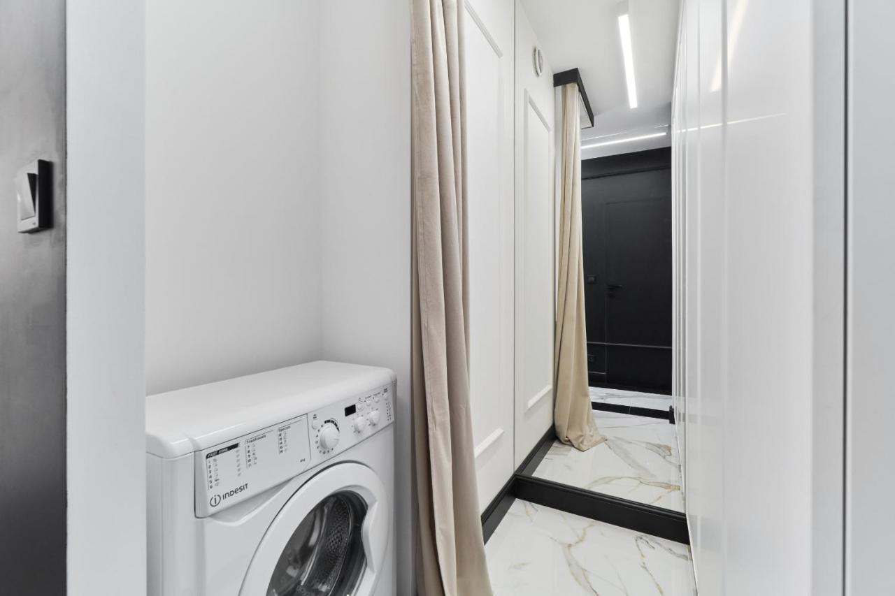 Apartment Deluxe Studio Braniborska Near Market Square -with Free Garage By Renters